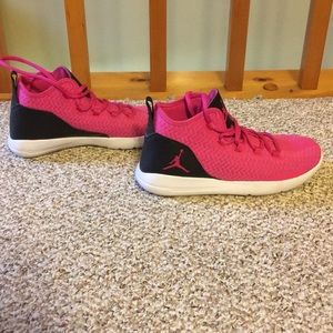 Jordan Reveal Pink Size 7Y Basketball shoes sale